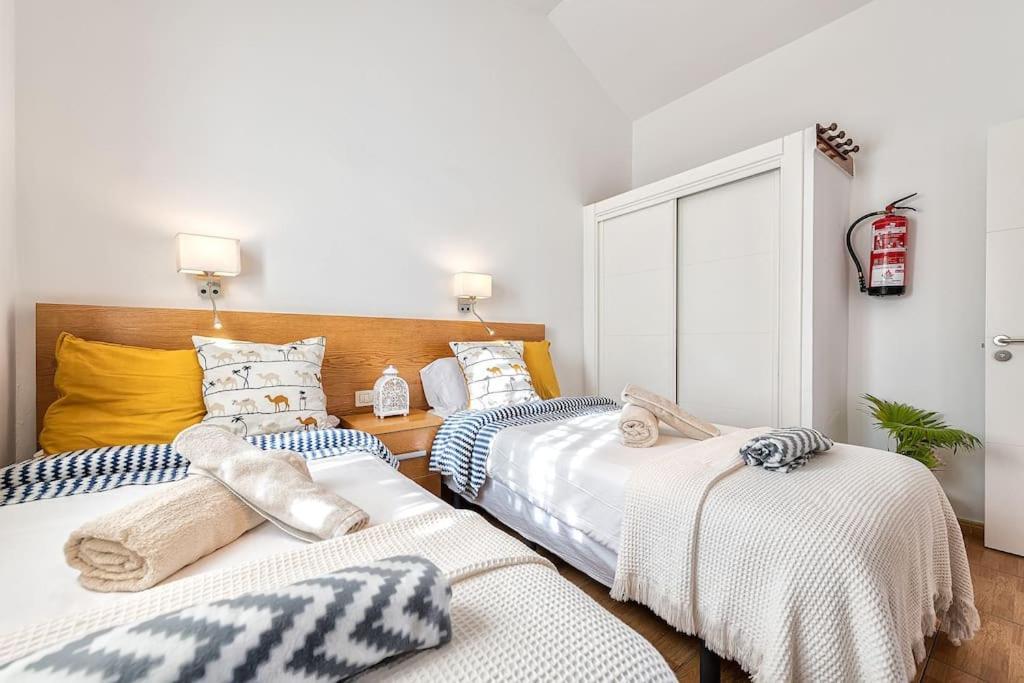 Bungalows Los Arcos 77 ซานบาร์โตโลเม ภายนอก รูปภาพ